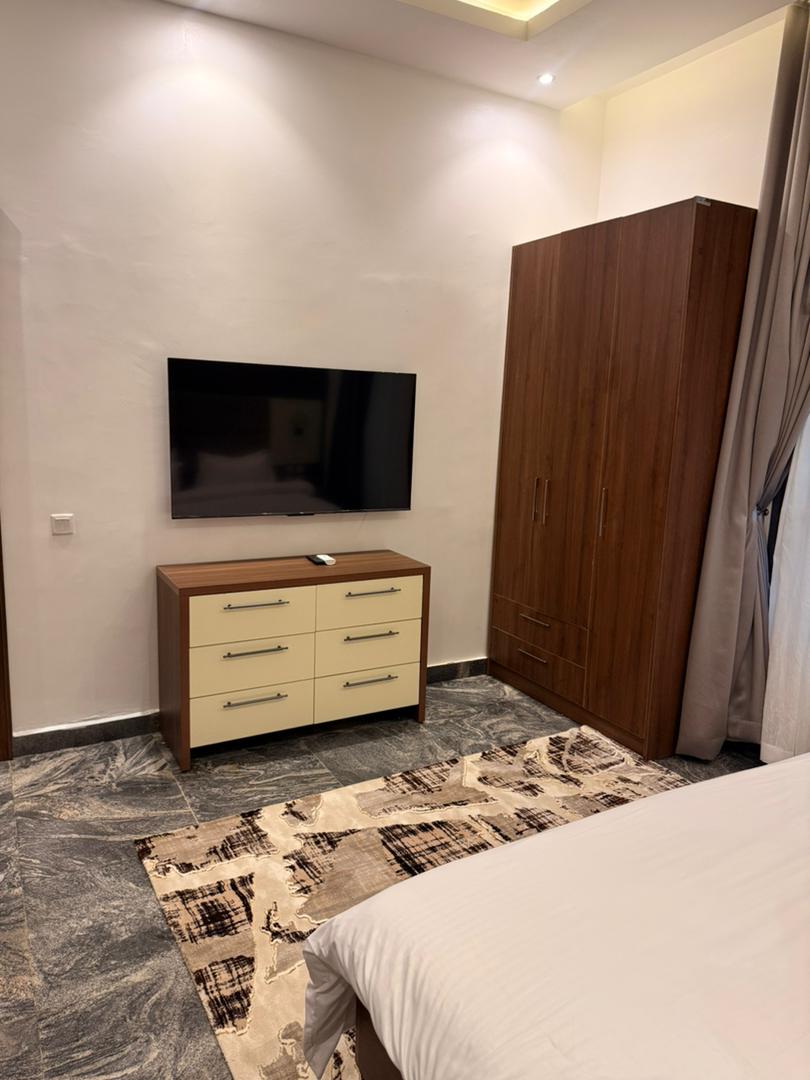 Room 001